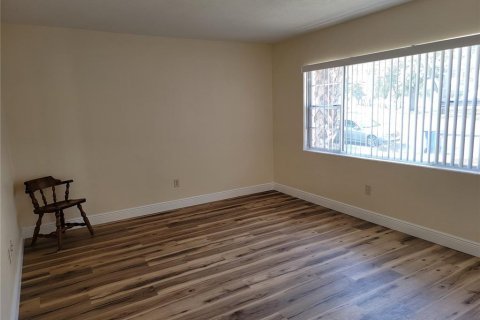Купить коммерческую недвижимость в Лейкленд, Флорида 6 спален, 234.95м2, № 2208179 - фото 2