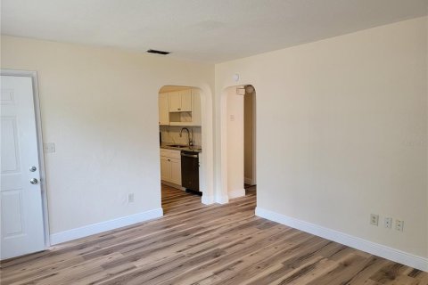 Купить коммерческую недвижимость в Лейкленд, Флорида 6 спален, 234.95м2, № 2208179 - фото 3