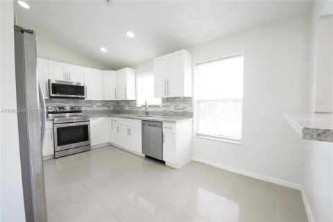 Casa en venta en Homestead, Florida, 3 dormitorios, 143.35 m2 № 2029875 - foto 7