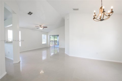 Casa en venta en Homestead, Florida, 3 dormitorios, 143.35 m2 № 2029875 - foto 2