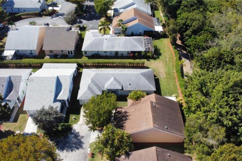 Casa en venta en Homestead, Florida, 3 dormitorios, 143.35 m2 № 2029875 - foto 23