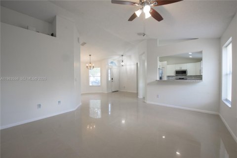 Casa en venta en Homestead, Florida, 3 dormitorios, 143.35 m2 № 2029875 - foto 5