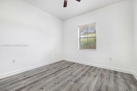 Villa ou maison à louer à Homestead, Floride: 3 chambres, 154.68 m2 № 2388041 - photo 18