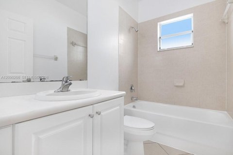 Villa ou maison à louer à Homestead, Floride: 3 chambres, 154.68 m2 № 2388041 - photo 20