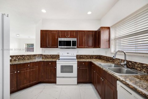 Villa ou maison à louer à Homestead, Floride: 3 chambres, 154.68 m2 № 2388041 - photo 16