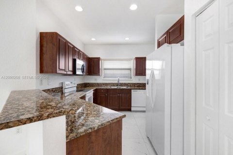 Villa ou maison à louer à Homestead, Floride: 3 chambres, 154.68 m2 № 2388041 - photo 14