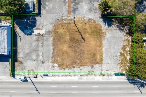 Commercial property in Miami, Florida № 2026147 - photo 9