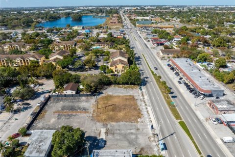 Commercial property in Miami, Florida № 2026147 - photo 15