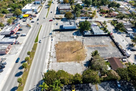 Commercial property in Miami, Florida № 2026147 - photo 19