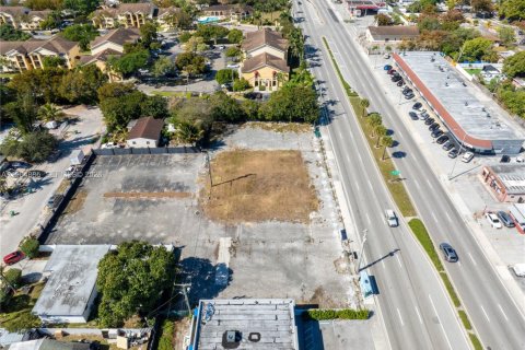 Commercial property in Miami, Florida № 2026147 - photo 23