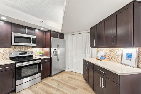Condo in Clearwater, Florida, 1 bedroom  № 2386196 - photo 6