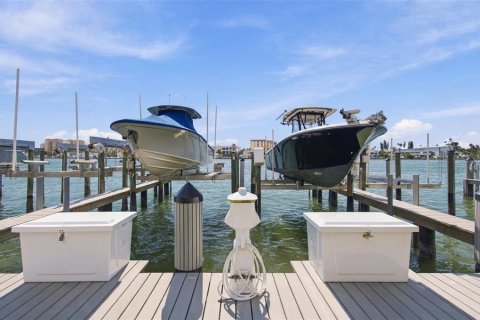 Condo in Clearwater, Florida, 1 bedroom  № 2386196 - photo 9