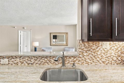 Condo in Clearwater, Florida, 1 bedroom  № 2386196 - photo 21