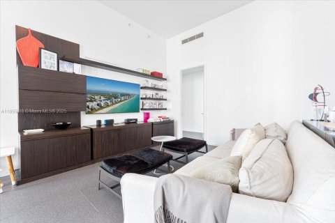 Condominio en venta en Miami, Florida, 3 dormitorios, 191.84 m2 № 1887165 - foto 11