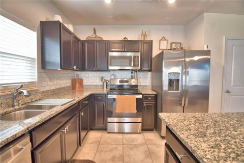 House in Winter Haven, Florida 3 bedrooms, 120.03 sq.m. № 2226218 - photo 4