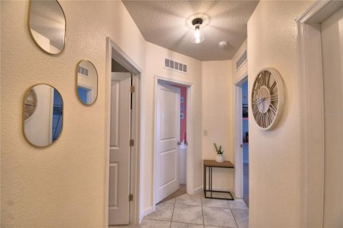 House in Winter Haven, Florida 3 bedrooms, 120.03 sq.m. № 2226218 - photo 7
