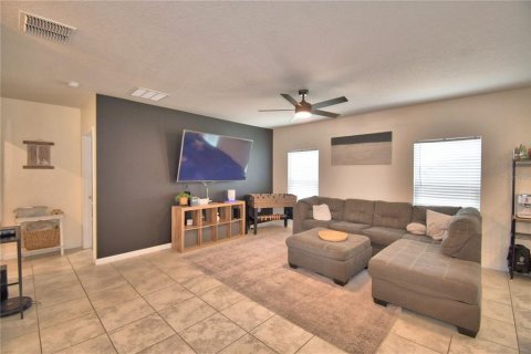 House in Winter Haven, Florida 3 bedrooms, 120.03 sq.m. № 2226218 - photo 25