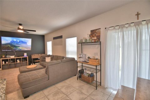 House in Winter Haven, Florida 3 bedrooms, 120.03 sq.m. № 2226218 - photo 29