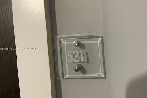 Condominio en Aventura, Florida, 1 dormitorio  № 2012282