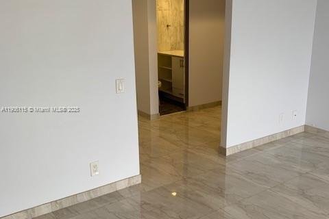 Condominio en alquiler en Aventura, Florida, 1 dormitorio, 96.43 m2 № 2012282 - foto 4