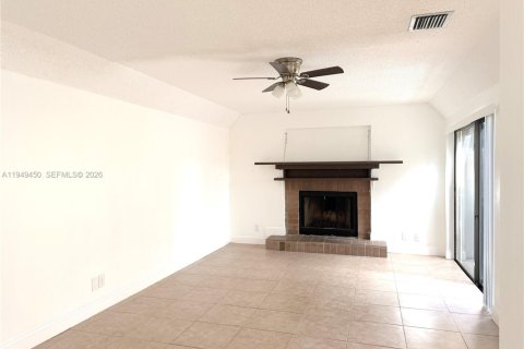 Townhouse in Palm Beach Gardens, Florida 2 bedrooms, 107.49 sq.m. № 2008242 - photo 6