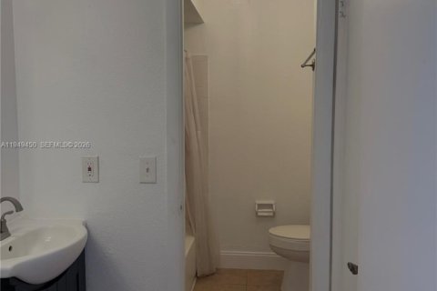 Townhouse in Palm Beach Gardens, Florida 2 bedrooms, 107.49 sq.m. № 2008242 - photo 14