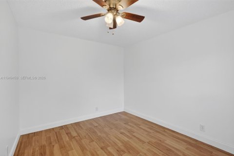 Townhouse in Palm Beach Gardens, Florida 2 bedrooms, 107.49 sq.m. № 2008242 - photo 28