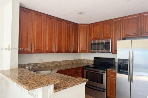 Townhouse in Palm Beach Gardens, Florida 2 bedrooms, 107.49 sq.m. № 2008242 - photo 9