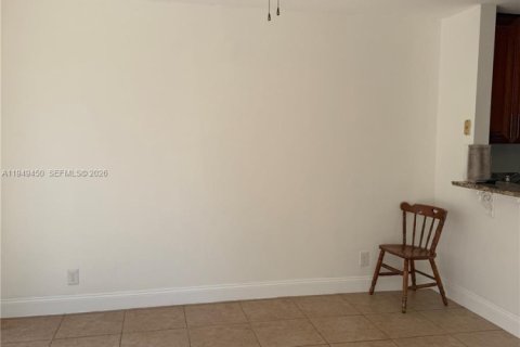 Townhouse in Palm Beach Gardens, Florida 2 bedrooms, 107.49 sq.m. № 2008242 - photo 11