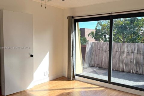 Townhouse in Palm Beach Gardens, Florida 2 bedrooms, 107.49 sq.m. № 2008242 - photo 8