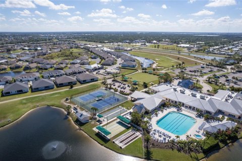 Villa ou maison à vendre à Punta Gorda, Floride: 2 chambres, 128.39 m2 № 2237318 - photo 23
