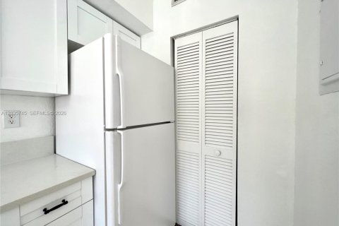 Townhouse in Miami, Florida 3 bedrooms, 106.84 sq.m. № 2253777 - photo 4