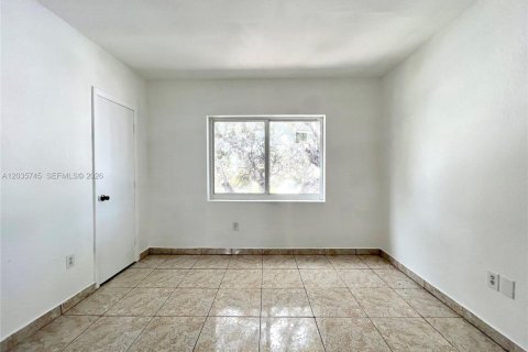 Townhouse in Miami, Florida 3 bedrooms, 106.84 sq.m. № 2253777 - photo 20