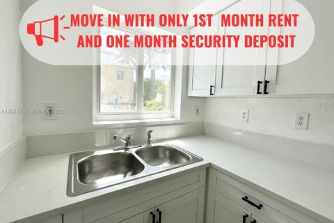 Townhouse in Miami, Florida 3 bedrooms, 106.84 sq.m. № 2253777