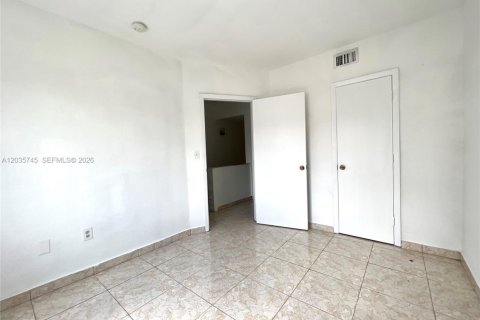 Townhouse in Miami, Florida 3 bedrooms, 106.84 sq.m. № 2253777 - photo 17
