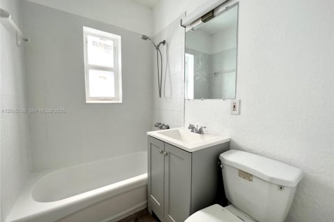 Townhouse in Miami, Florida 3 bedrooms, 106.84 sq.m. № 2253777 - photo 14