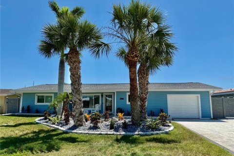Casa en venta en Treasure Island, Florida, 3 dormitorios, 190.45 m2 № 1751234 - foto 1