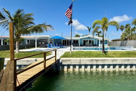 Villa ou maison à vendre à Treasure Island, Floride: 3 chambres, 190.45 m2 № 1751234 - photo 4