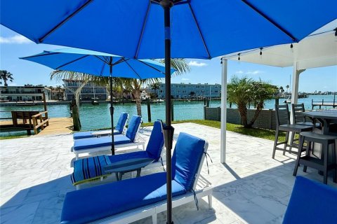 Villa ou maison à vendre à Treasure Island, Floride: 3 chambres, 190.45 m2 № 1751234 - photo 5