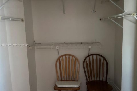 Купить виллу или дом в Майами, Флорида 4 спальни, 188.78м2, № 2050440 - фото 10