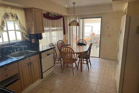 Купить виллу или дом в Майами, Флорида 4 спальни, 188.78м2, № 2050440 - фото 2