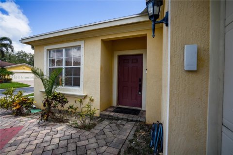 Casa en venta en West Palm Beach, Florida, 3 dormitorios, 157.84 m2 № 1836421 - foto 6