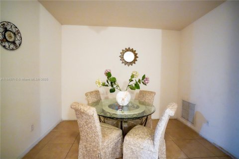 Casa en venta en West Palm Beach, Florida, 3 dormitorios, 157.84 m2 № 1836421 - foto 9