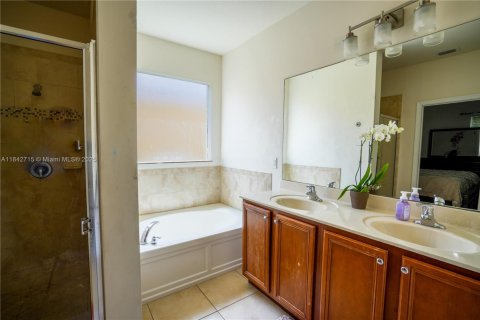 Casa en venta en West Palm Beach, Florida, 3 dormitorios, 157.84 m2 № 1836421 - foto 20