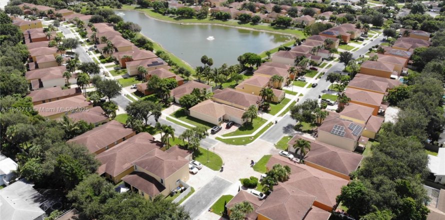Casa en West Palm Beach, Florida 3 dormitorios, 157.84 m2 № 1836421
