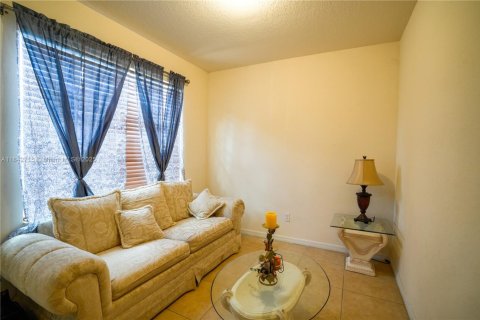 Casa en venta en West Palm Beach, Florida, 3 dormitorios, 157.84 m2 № 1836421 - foto 7