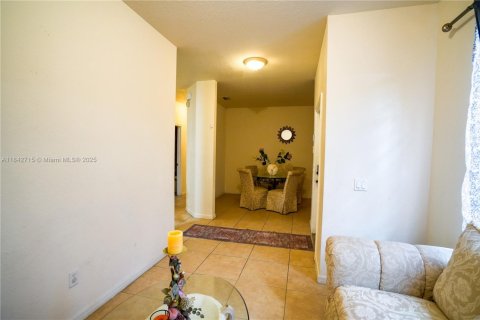 Casa en venta en West Palm Beach, Florida, 3 dormitorios, 157.84 m2 № 1836421 - foto 8