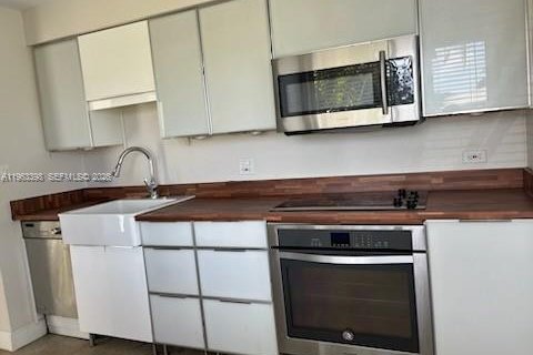 Снять в аренду виллу или дом в Уилтон-Мэнорс, Флорида 2 спальни, № 2025296 - фото 4