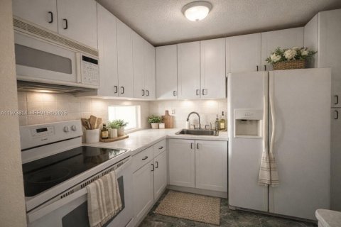 Купить кондоминиум в Хайалиа Гарденс, Флорида 2 спальни, 66.43м2, № 2033669 - фото 5