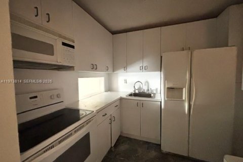 Купить кондоминиум в Хайалиа Гарденс, Флорида 2 спальни, 66.43м2, № 2033669 - фото 4